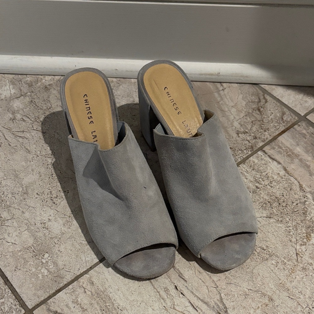 Chinese Laundry Women's Gray heels